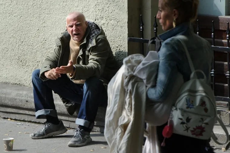 Виды Будапешта. Венгрия, попрошайка, бомж, бездомный, нищий, прожиточный минимум