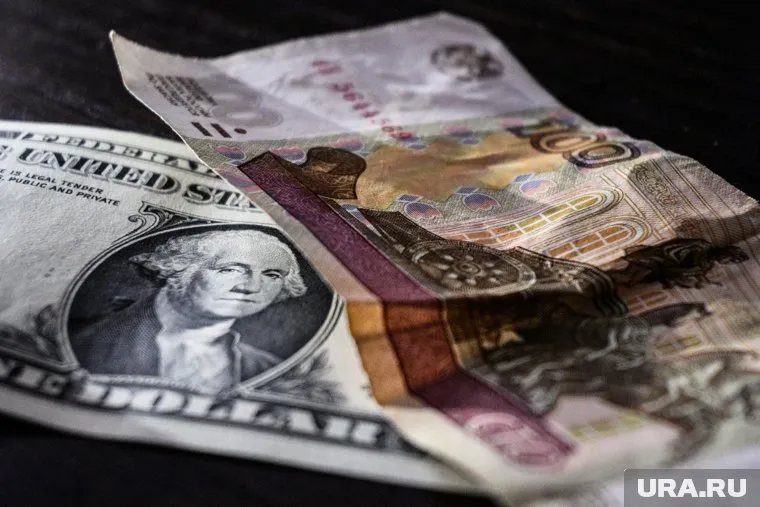 14 февраля курс доллара составил 78,29 рубля