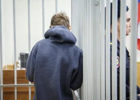 Подростка, зарезавшего многодетную свердловчанку, отправили под арест