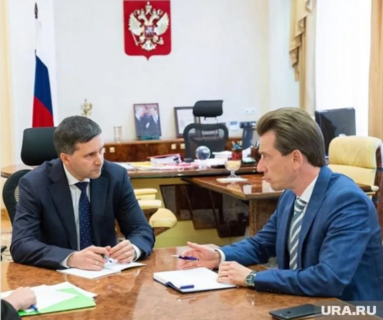 Дмитрий Кобылкин и Владимир Бурматов (справа) назвали портал, где будут открыты данные о загрязнении воздуха