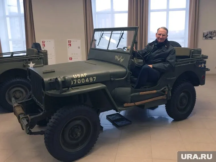 Пол Картер за рулем «Willys MB»