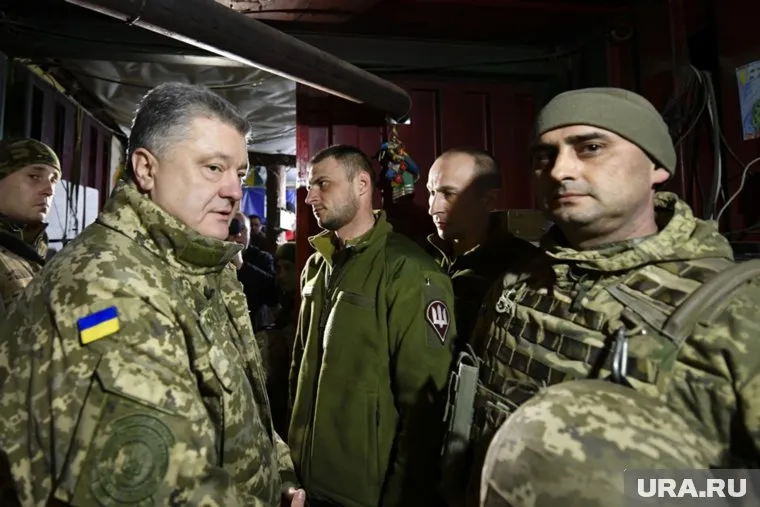 Украинский лидер вспомнил «голую и босую» армию