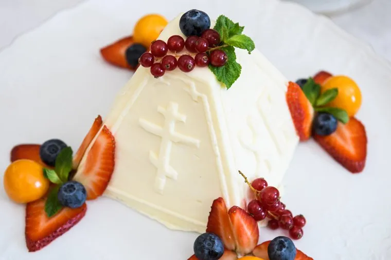 Подготовка к Пасхе в Ново-Тихвинском монастыре. Екатеринбург