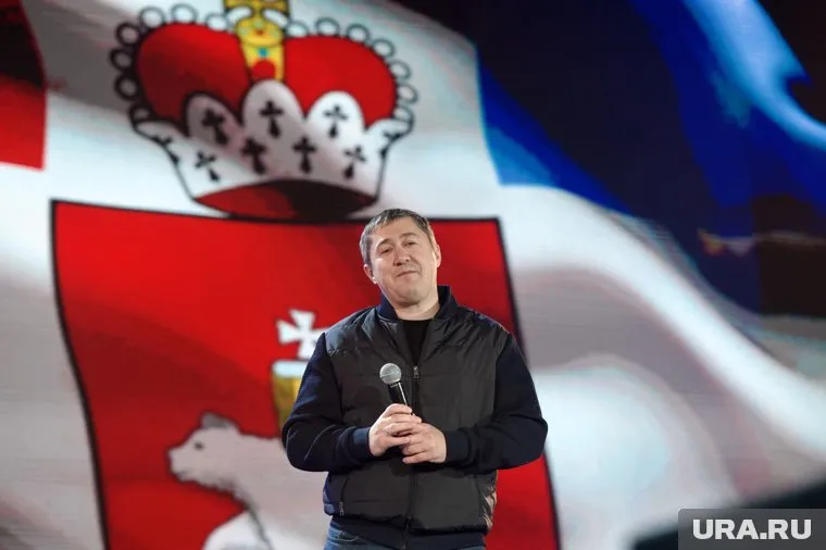 Махонин поздравил земляков с 19-летием края