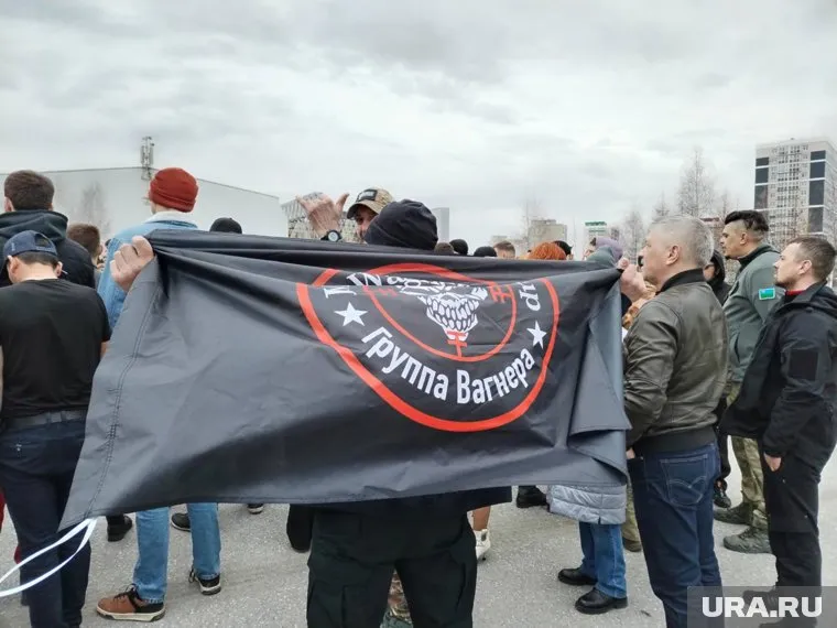 Знамя группировки заметили в Ханты-Мансийске