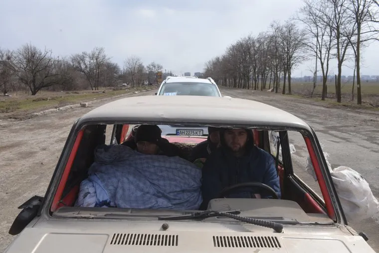 Эвакуация людей из осажденного Мариуполя. Украина