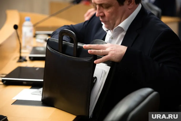 Руководить компанией Горринг будет формально до 15 марта