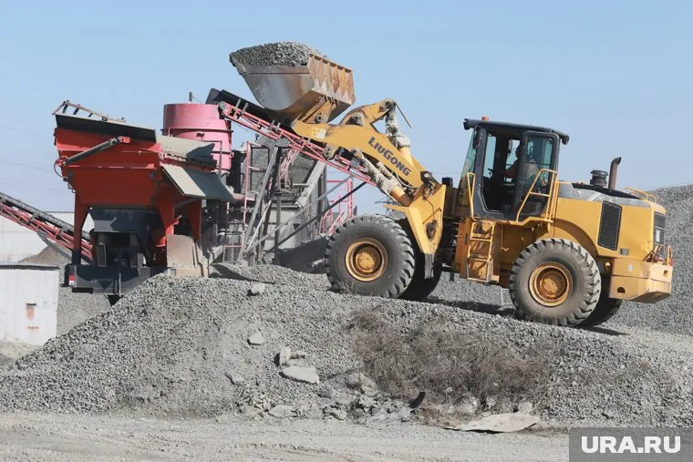 Через Курганскую область из Китая вывезли более 160 единиц спецтехники (архивное фото)