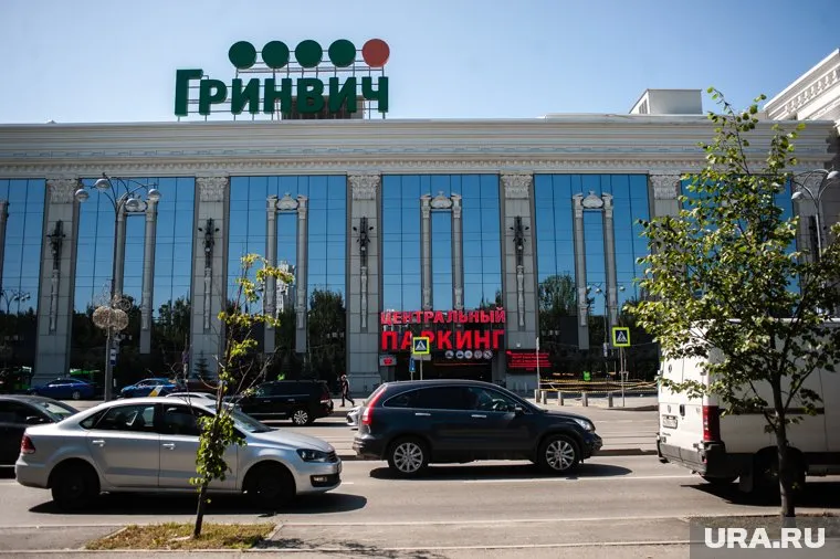 В ТЦ закрыты для входа DKNY, Timberland и New Balance