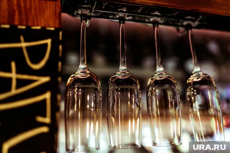 Подпольные бары зарабатывают 30% от прежней выручки