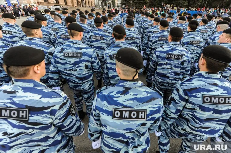 Ежегодно увеличение пенсий силовиков потребуется 53,3 млрд рублей бюджетных средств, считает Сергей Миронов