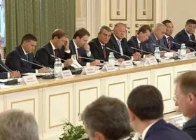 Полпред Цуканов, выйдя из отпуска, перекроил график уральских губернаторов