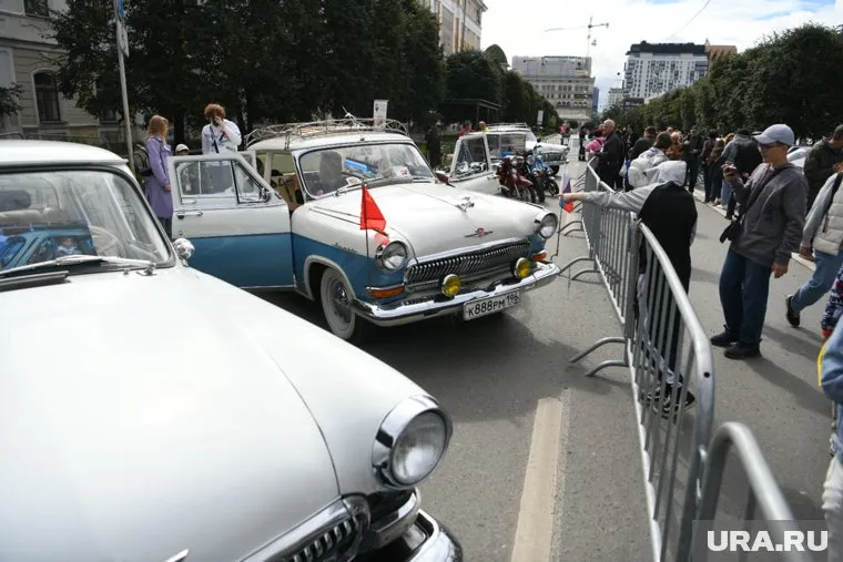 Выставка ретро-авто традиционно проходит в День города
