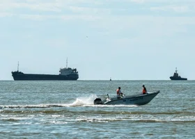 Приостановлена эвакуация экипажа танкера, терпящего бедствие в Черном море