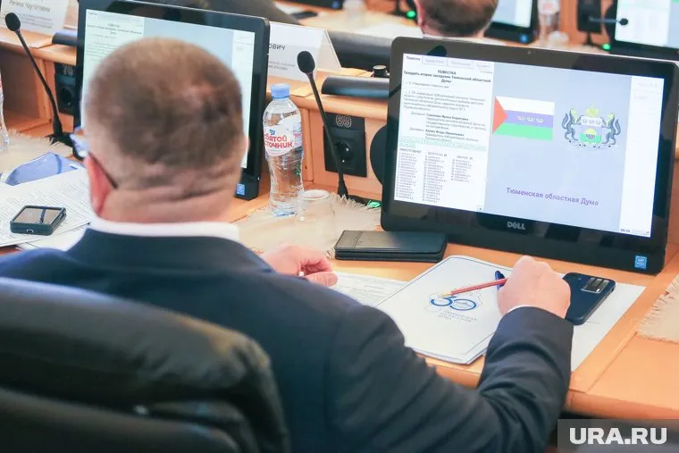 Портал "Медиалогия" привел данные по упоминанию тюменских депутатов в СМИ