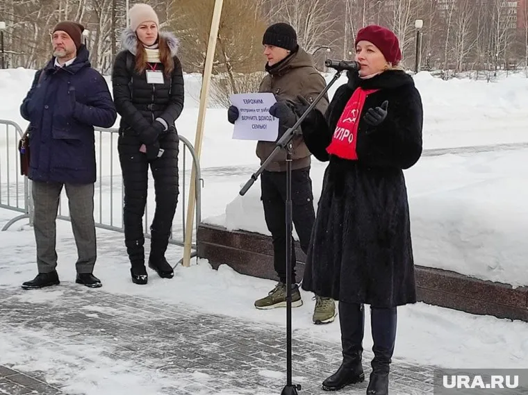 Ксения Айтакова на митинге против QR-кодов вспомнила о протестах в Казахстане