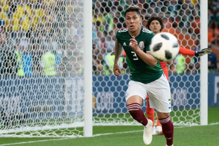 ЧМ-2018. 44 матч Чемпионата мира по футболу между сборными Швеции и Мексики. Екатеринбург, футбол, футболист, salcedo carlos, сальцедо карлос