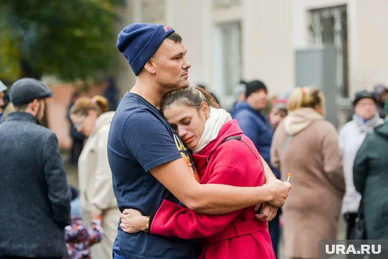 Мужчины едут защищать своих близких