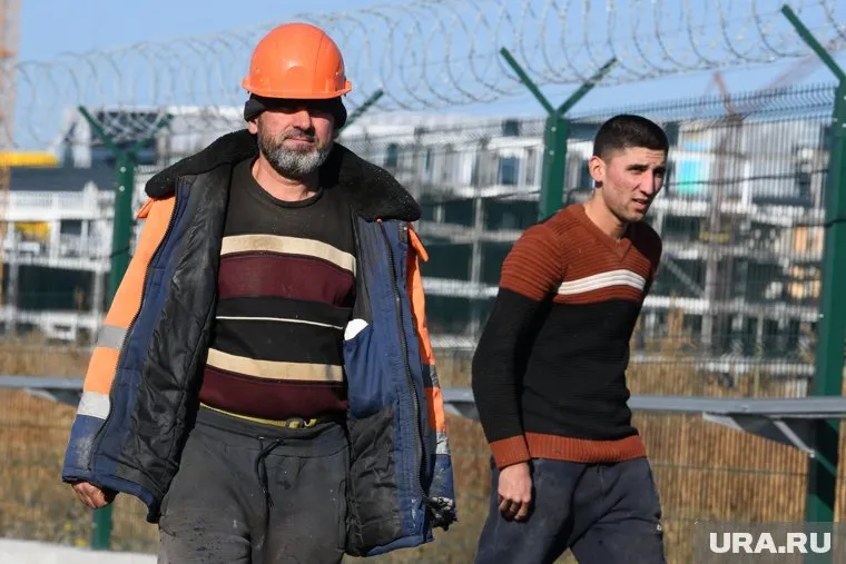 Иностранцы не смогут оформлять фиктивные браки для получения регистрации в РФ