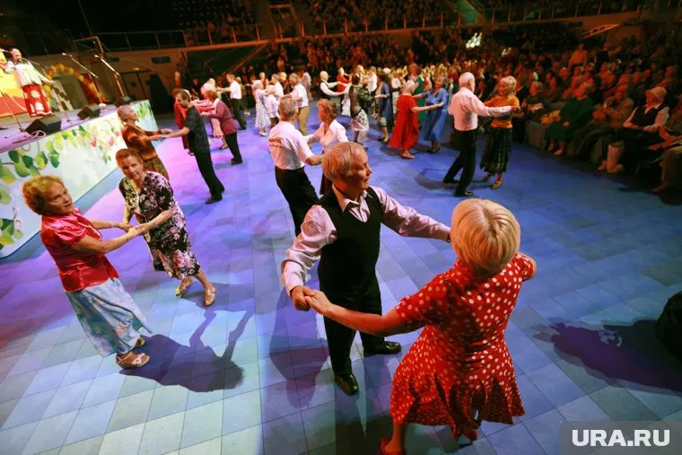 Пенсионеры Подмосковья поставили рекорд по танцам