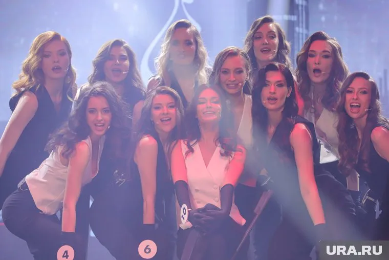 В прошлом году оценивали таланты и красоту участниц победительницы прошлых лет
