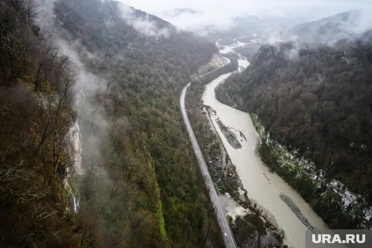 В ночь на 14 июня в Сочи произошло сильное наводнение из-за ливня и схода реки