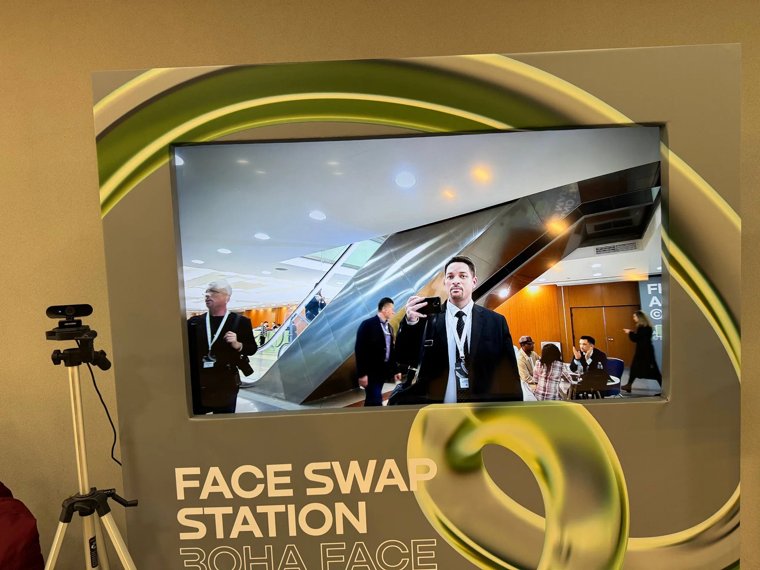 На московском форуме появился нейросетевой Уилл Смит. Видео