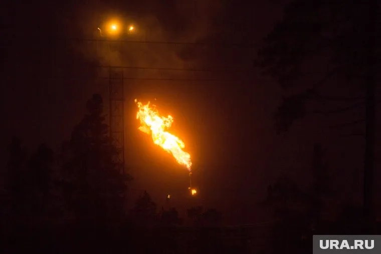 В СКР возбудили уголовное дело спустя несколько часов после начала проверки по факту пожара на месторождении в ХМАО