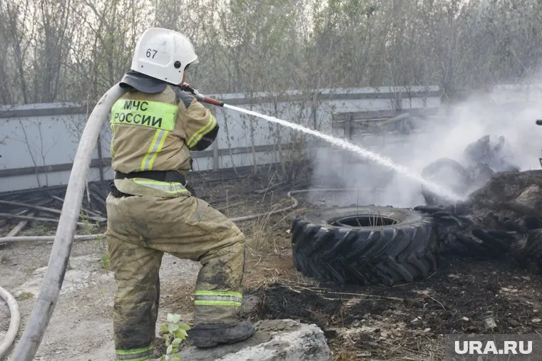 На место пожара приехали 11 спасателей