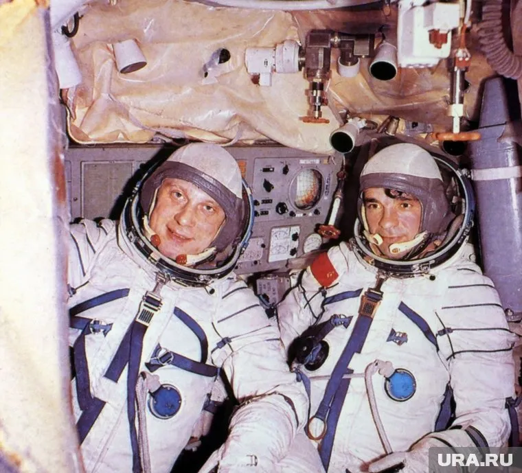 Вячеслав Зудов (справа) навсегда остался в истории космонавтики