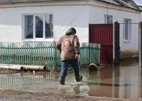 В РФ за сутки около тысячи домов освободились от воды после паводков