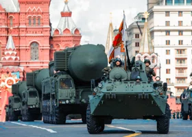 От насмешек к страху: как изменилась риторика западных СМИ о российском оружии к 2025 году 