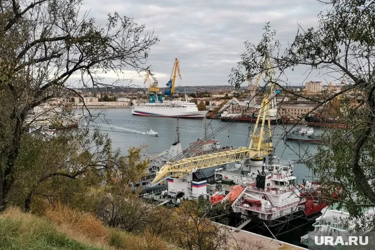 Местные жители жаловались на громкие взрывы в Севастополе