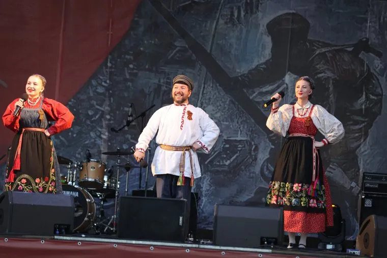 Группа Яхонт. Курган