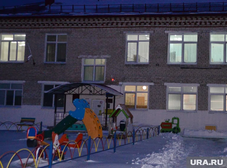 Родители уверяют, что сотрудники детсада регулярно выпивают на рабочем месте (архивное фото) 