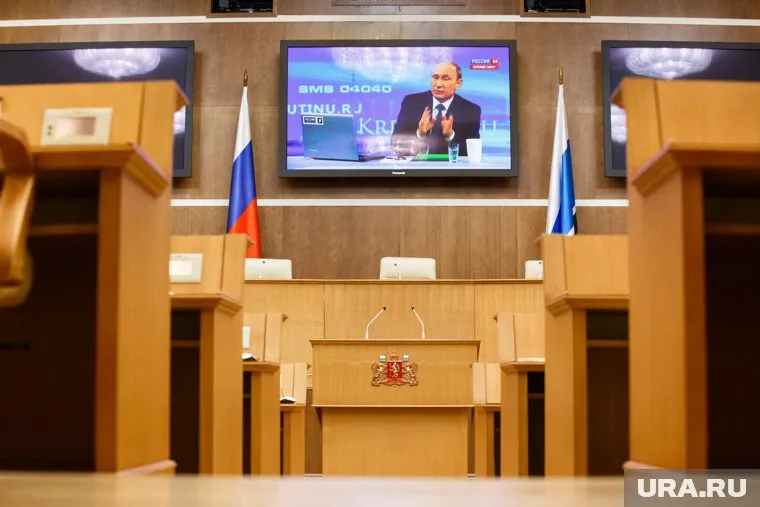 После четырех часов общения Владимира Путина с народом инспекция выехала только в три региона