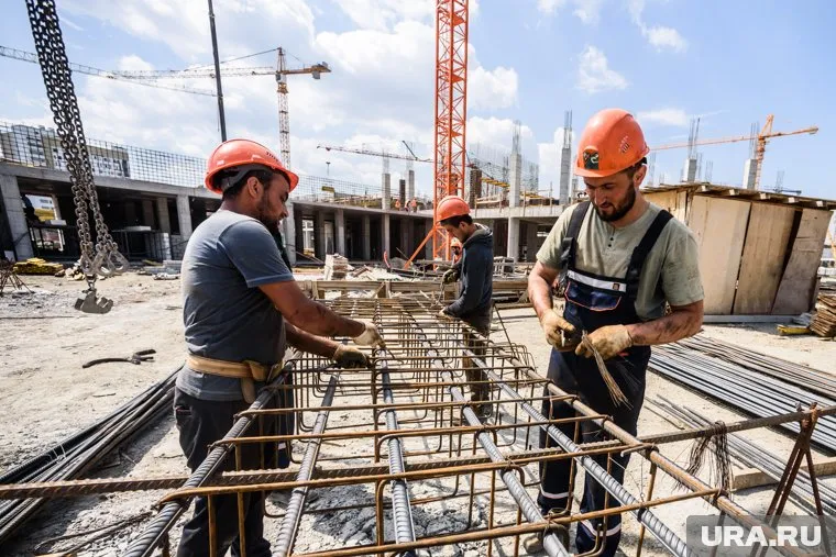 Силовики пришли искать нелегалов на места их деятельности