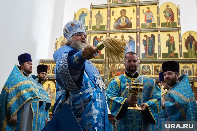 Митрополит Павел посоветовал югорчанам проявить любовь к близким на Пасху