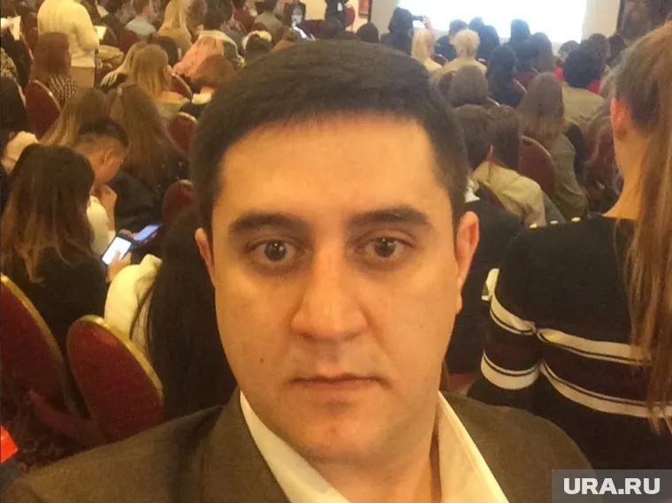 По словам Щепихина, мужчины пытались узнать у него о связях с Украиной