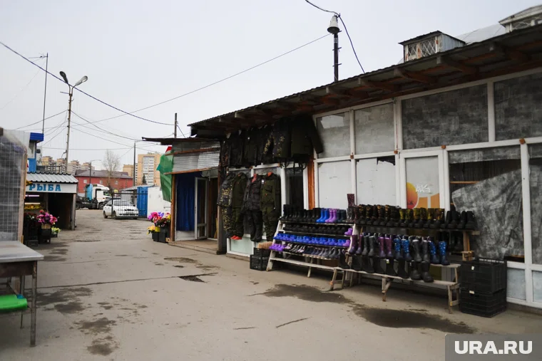 Некоторые торговцы и не слышали о планах по сносу рынка