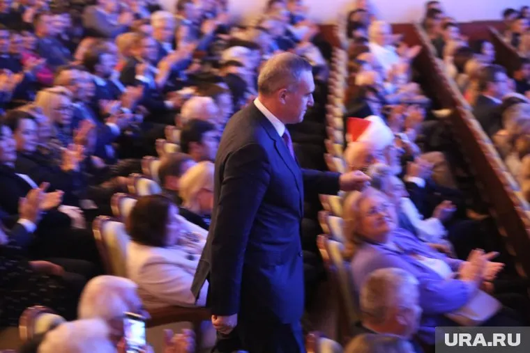 Политическая элита ХМАО поздравила губернатора Кухарука с годовщиной назначения