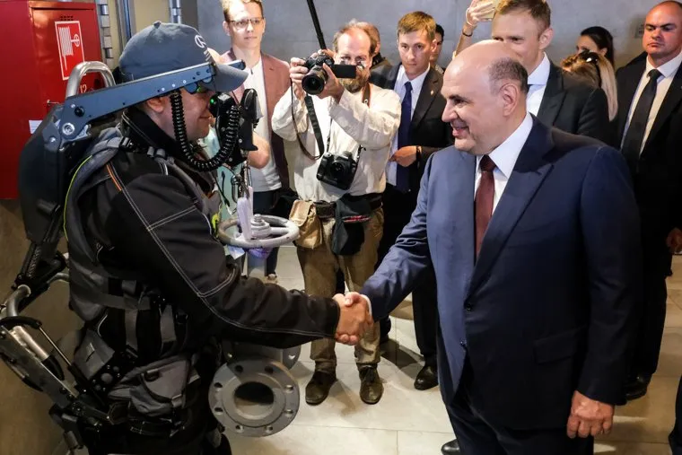 Михаил Мишустин посетил Надежденский металургический завод. Норильск