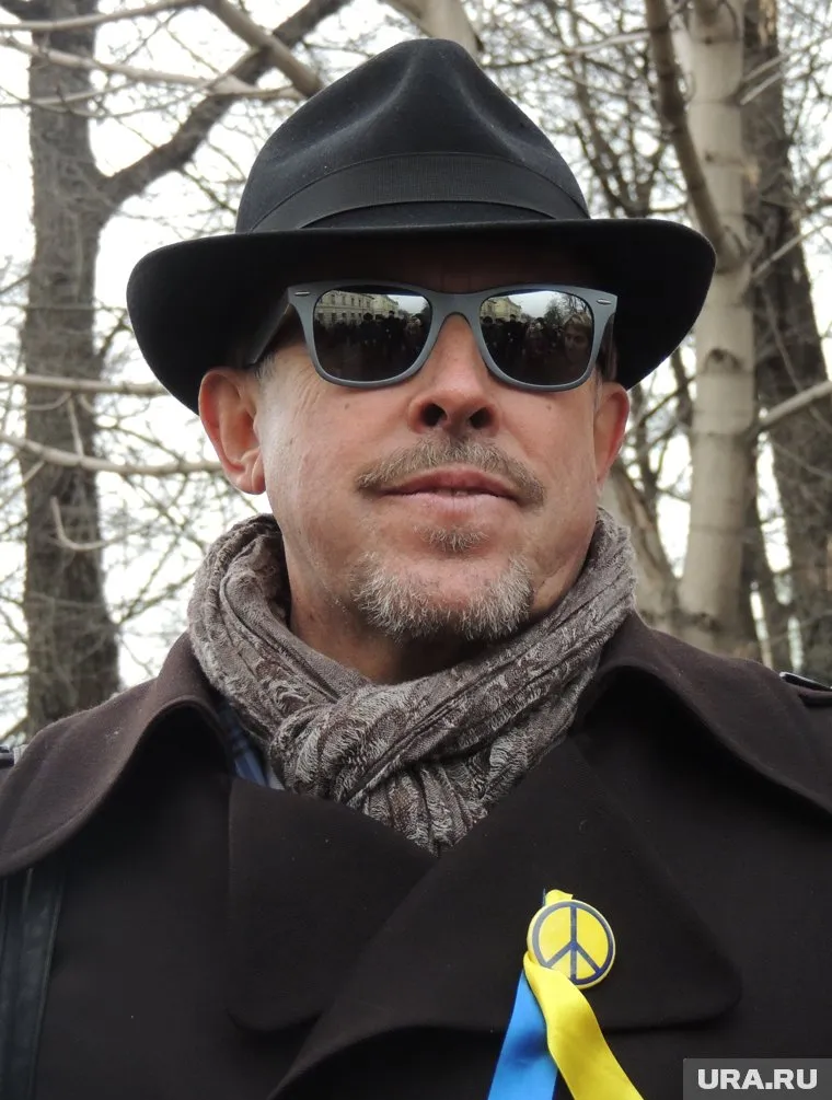 В ночном поезде Львов - Могилев у Макаревича украли все деньги