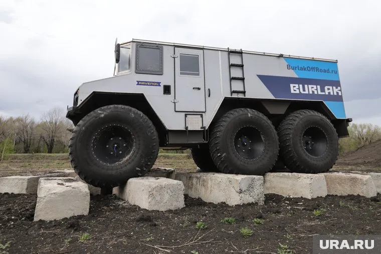 В МЧС России поставили 14 вездеходов и 7 прицепов из Кургана