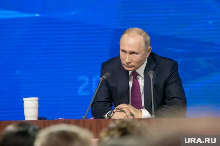 Рамзану Кадырову подарили кружку, как у Владимира Путина