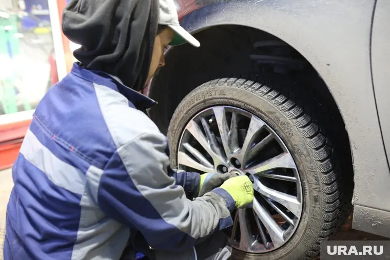 Колеса сняли у машин с номерами 59-го региона