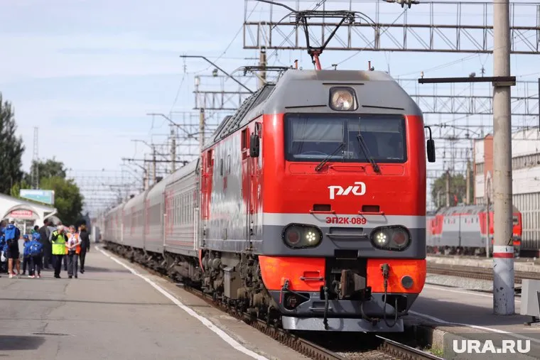 Из-за батарейки курительного аппарата в Екатеринбурге остановили поезда