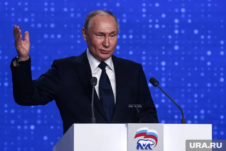 Владимир Путин посоветовал студентам окончить вуз, чтобы иметь хорошую зарплату на работе