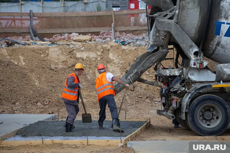 За отработанную вахту строителям дополнительно положены премии