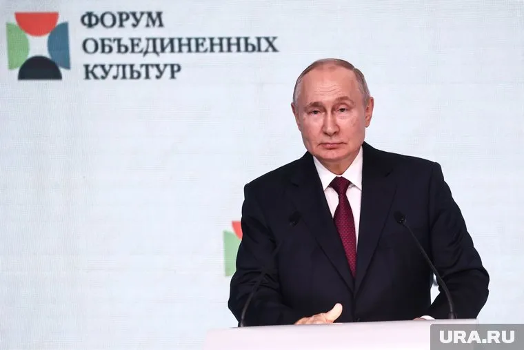 Владимиру Путину (на фото) доложили о ситуации в Белгороде, сказал Дмитрий Песков